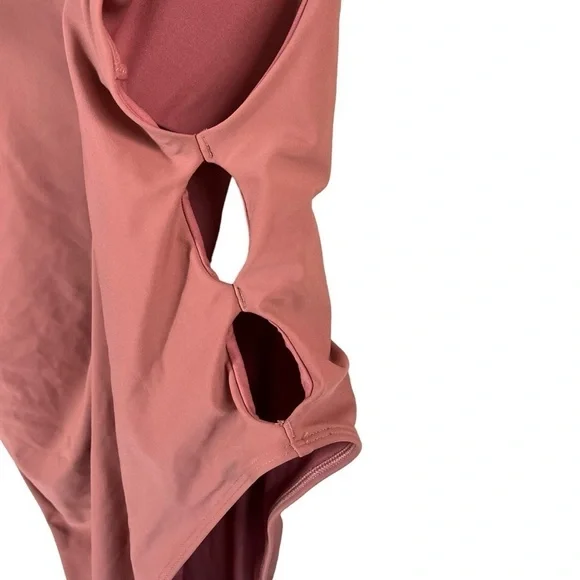 AERIE x AEO One Piece Side Cutout Swimsuit in Dusty Rose - Picture 6 of 12